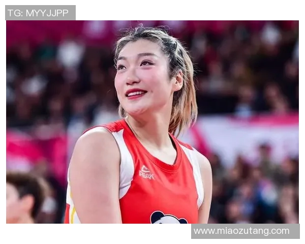 女篮明星李梦挑战成年男子篮球赛展现巾帼不让须眉的风采与实力